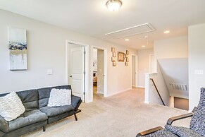 Spacious West Columbia Home w/ Patio & Grill!