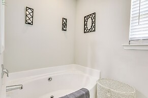 Spacious West Columbia Home w/ Patio & Grill!