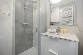 Latte Apartament Parking by Renters