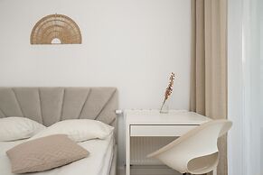 Latte Apartament Parking by Renters