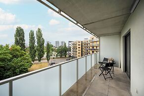 Latte Apartament Parking by Renters