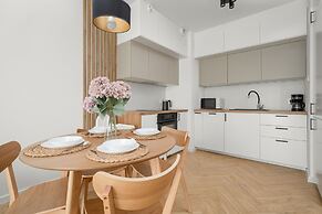 Latte Apartament Parking by Renters