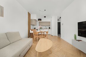 Latte Apartament Parking by Renters