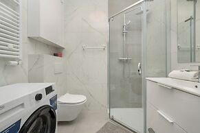 Latte Apartament Parking by Renters