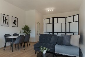 Phaedrus Living: City Breeze Residences Grace