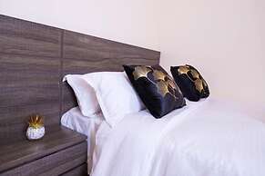 Lux Suites Coralway Apartment Langata