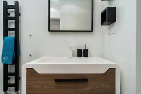 Deluxe Apartment Near the Sea