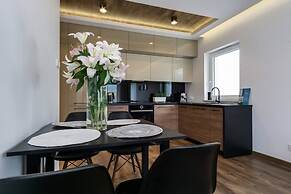 Deluxe Apartment Near the Sea