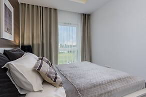 Deluxe Apartment Near the Sea