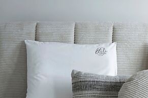 Elite Apartments Riverview Nude River View Center