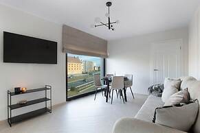 Elite Apartments Riverview Nude River View Center