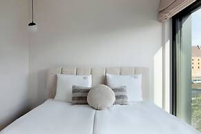 Elite Apartments Riverview Nude River View Center