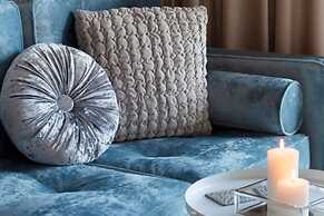 Elite Apartments Riverview Silverstone River View Center