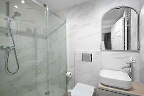 Elite Apartments Riverview Cinema OLD Town View Center