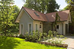 Willa Szwarc Cozy Garden Cottage