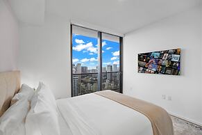 Bayside Apt with Stunning City Views