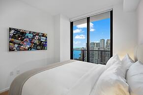 Bayside Apt with Stunning City Views