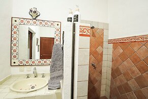 Family Home Pool & Jacuzzi in Cuernavaca