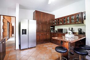 Family Home Pool & Jacuzzi in Cuernavaca