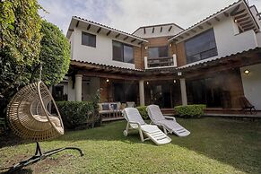 Family Home Pool & Jacuzzi in Cuernavaca