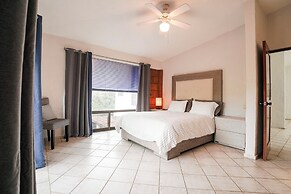 Family Home Pool & Jacuzzi in Cuernavaca