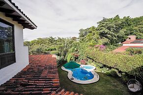 Family Home Pool & Jacuzzi in Cuernavaca