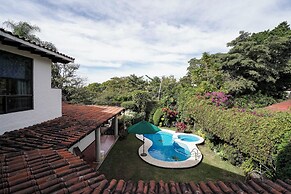 Family Home Pool & Jacuzzi in Cuernavaca