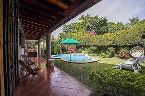 Family Home Pool & Jacuzzi in Cuernavaca