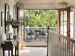 1313 West Luxury Boutique Hotel