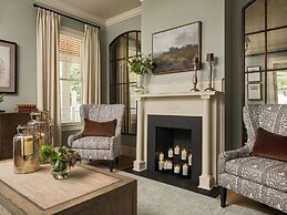 1313 West Luxury Boutique Hotel