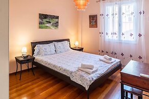 Erika s Oasis - Stylish Gem Inthe Heart of History