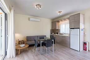 Estia Coastal Dream - Lush Enchanting Garden Gem