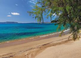 Estia Coastal Dream - Lush Enchanting Garden Gem