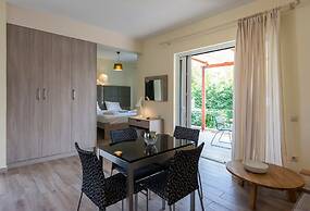 Estia Coastal Dream - Lush Enchanting Garden Gem