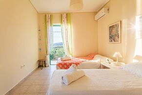 Lavender Garden Retreat - Secluded Seaside Getaway