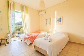 Lavender Garden Retreat - Secluded Seaside Getaway