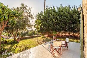 Lavender Garden Retreat - Secluded Seaside Getaway