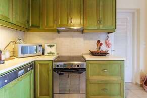 Lavender Garden Retreat - Secluded Seaside Getaway