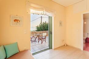 Lavender Garden Retreat - Secluded Seaside Getaway