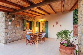 Lavender Garden Retreat - Secluded Seaside Getaway