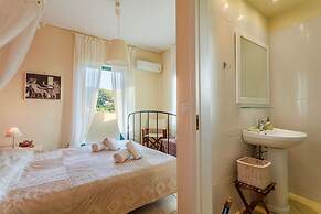 Lavender Garden Retreat - Secluded Seaside Getaway