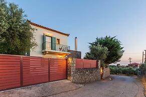 Lavender Garden Retreat - Secluded Seaside Getaway