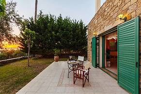 Lavender Garden Retreat - Secluded Seaside Getaway