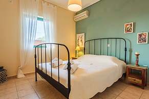 Lavender Garden Retreat - Secluded Seaside Getaway