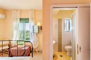 Lavender Garden Retreat - Secluded Seaside Getaway