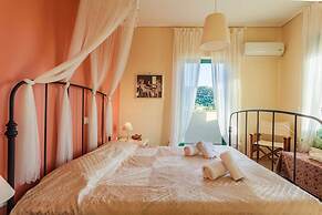 Lavender Garden Retreat - Secluded Seaside Getaway