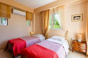 Verga Majestic Sunsets - Elegant Chic Retreat