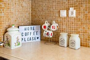 Verga Majestic Sunsets - Elegant Chic Retreat