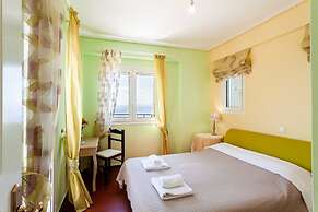 Verga Majestic Sunsets - Elegant Chic Retreat