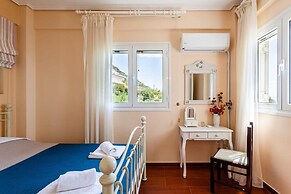 Verga Majestic Sunsets - Elegant Chic Retreat